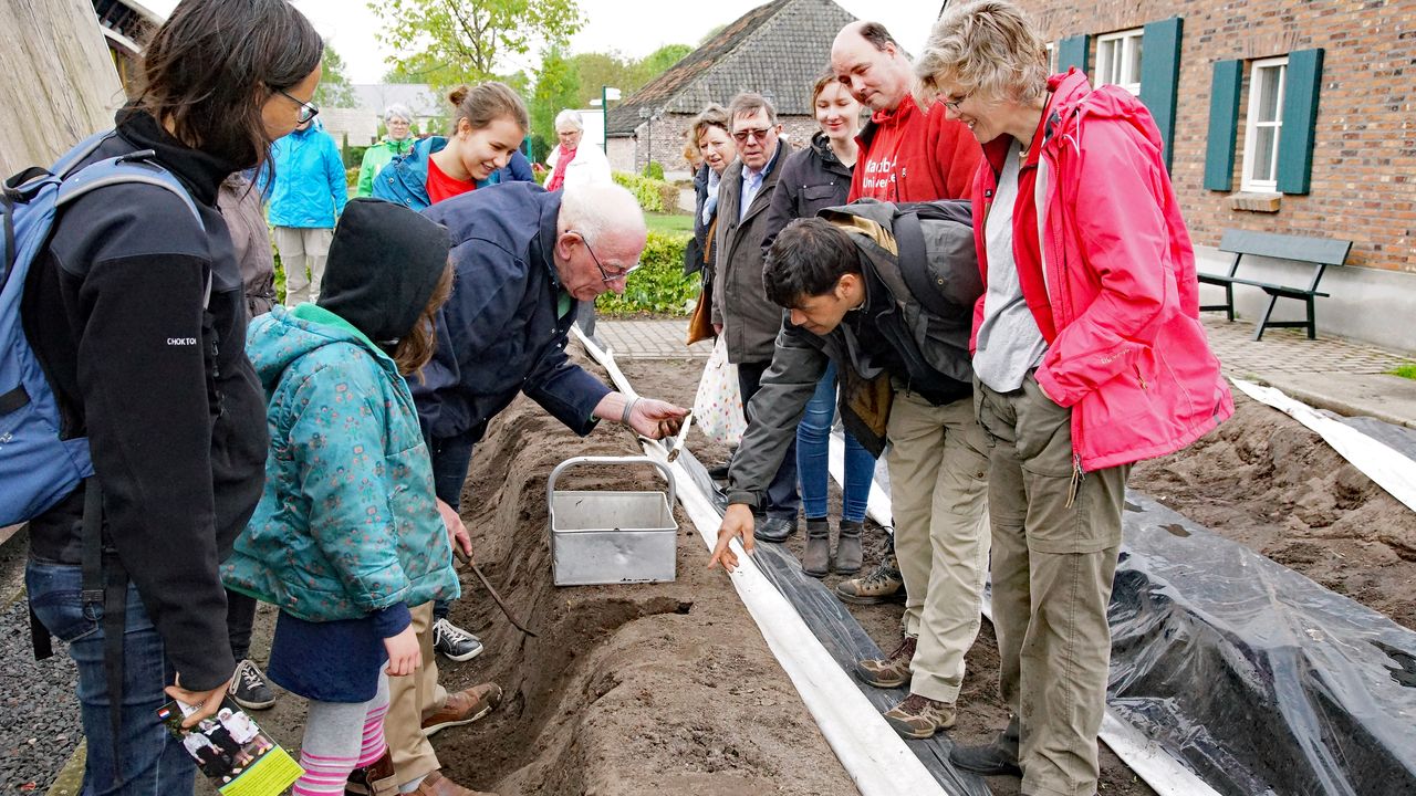 Duitse Aspergeprinses bezoekt de Locht tijdens ‘Aspergezondag’