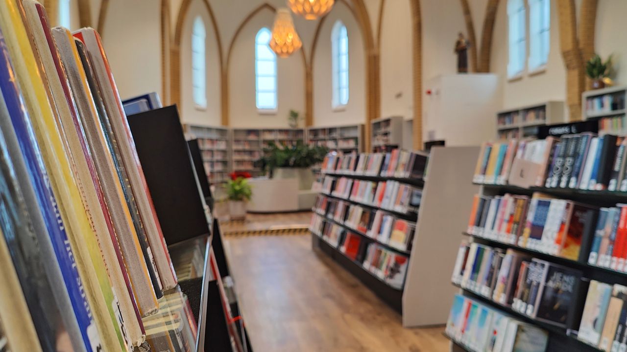 Hangjeugd zorgt voor vernielingen in bibliotheek Horst