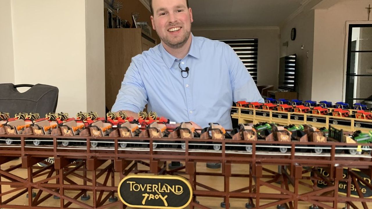 Marvin (24) bouwt Toverland-achtbaan Troy met 3D-printer