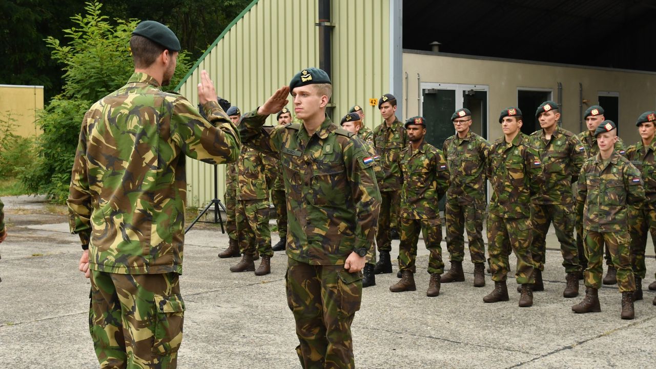 Serie over militaire opleiding in Vredepeel