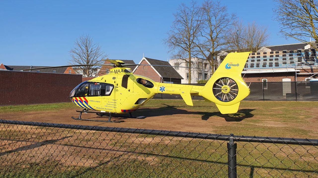 Brand in Hof te Berkel: traumahelikopter opgeroepen