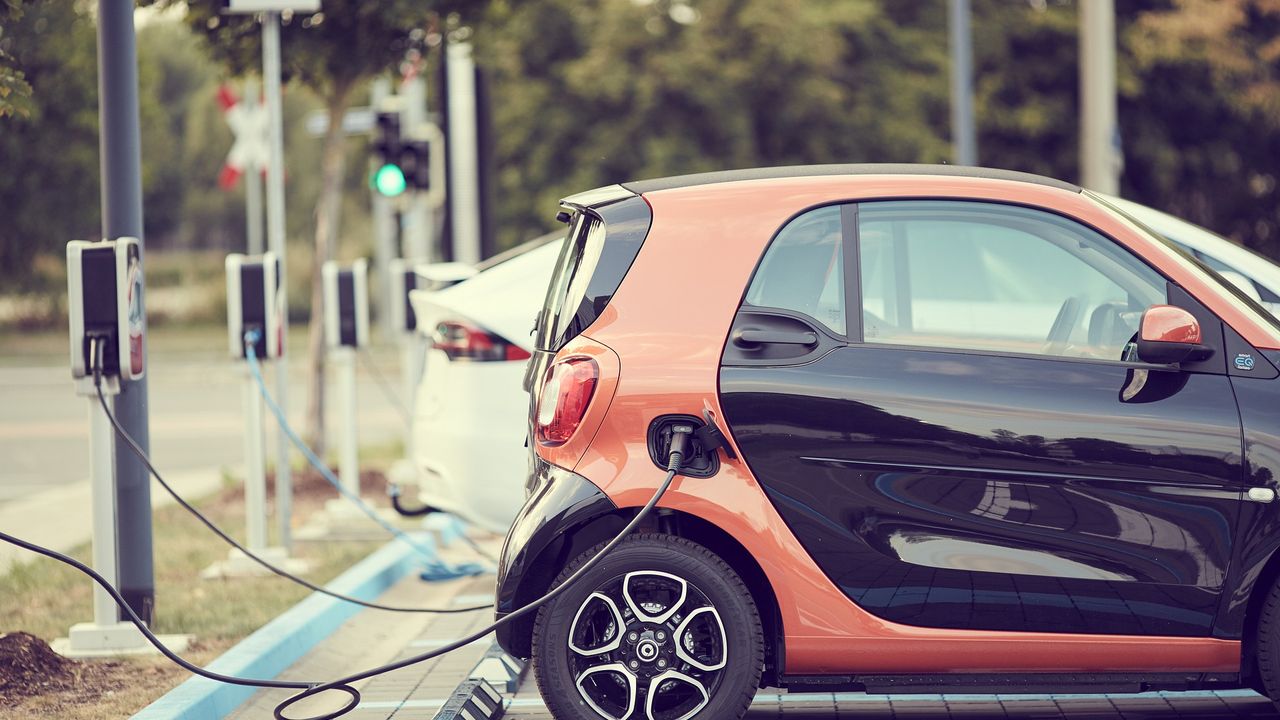 Aantal laadpalen voor elektrische auto's groeit flink