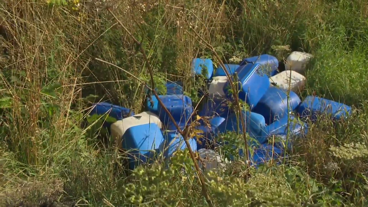 Vijftig vaten gedumpt in buitengebied Evertsoord