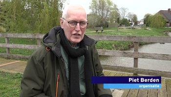 Duckrace met 1.000 eendjes in de Kabroeksebeek om integratie in wijken Horst te bevorderen